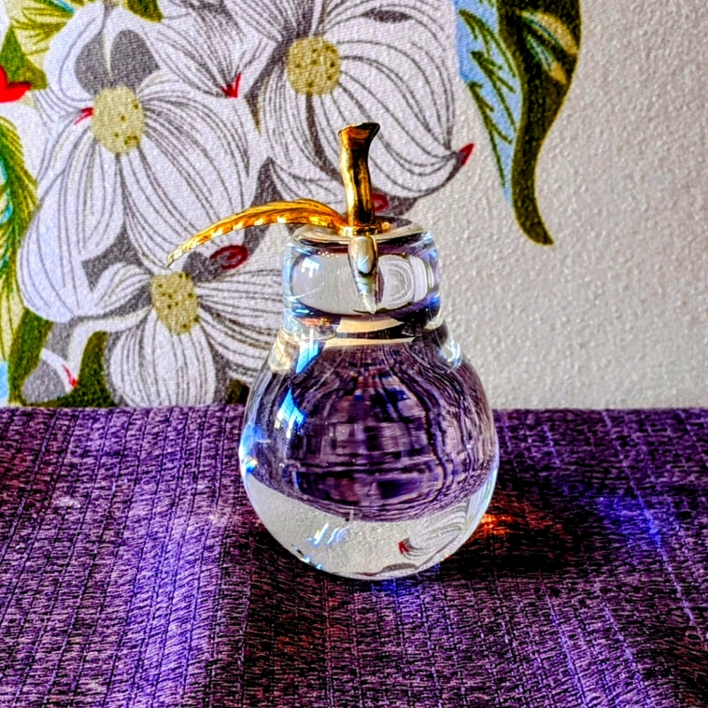 Vintage Clear Pear Shaped Art Glass w/Gold Leaf Paperweight Taiwan 4" Tall VTG